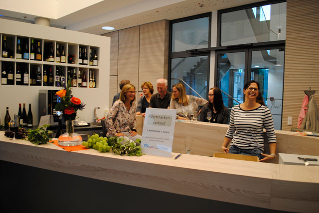 Volksbank Kleverland feiert Weinfest